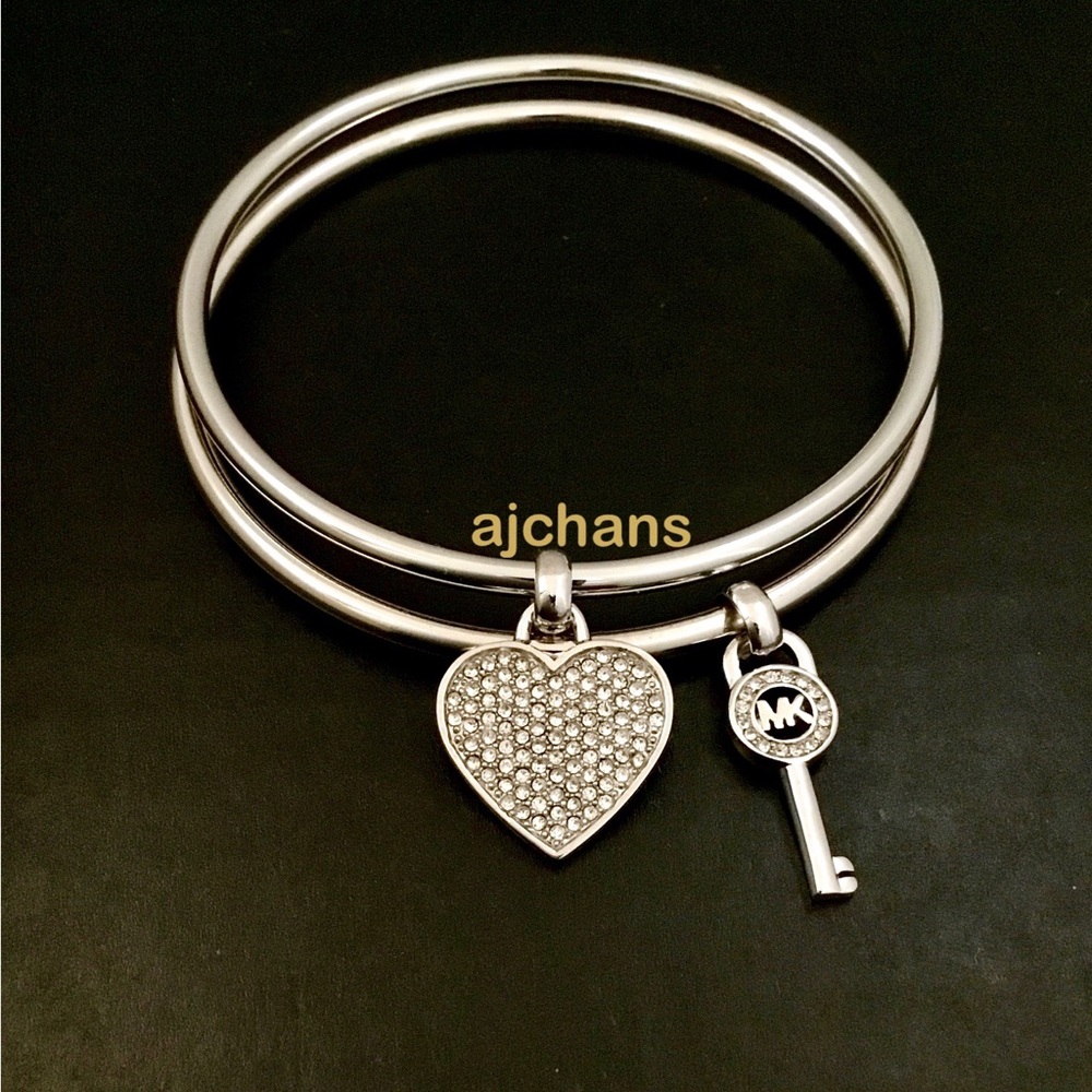 NEW Michael Kors Silver Tone Heart/Key Charms Bangle Set